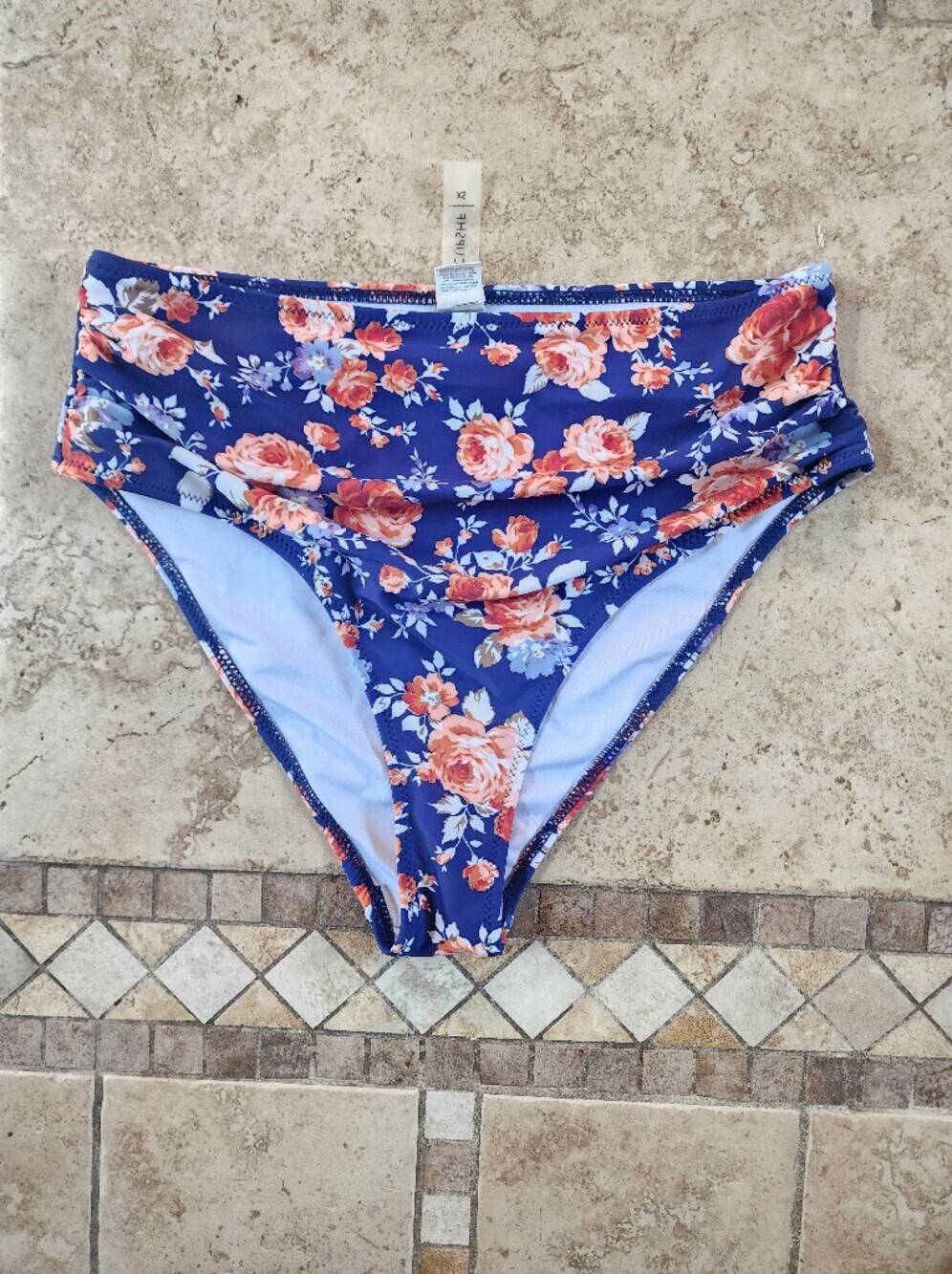 Cupshe Navy Floral High-Waist Bikini Bottoms with Coral and White Blooms